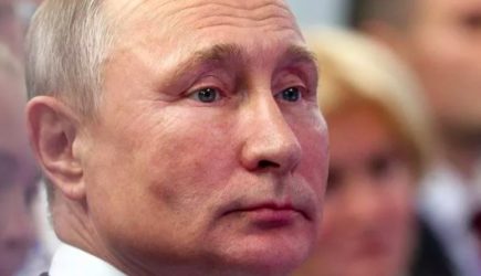 Путин рассказал, как сломанный на тренировке нос побудил его уйти из бокса в борьбу