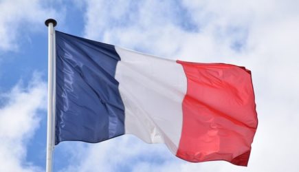Франция потребует реформы НАТО после скандала с подлодками