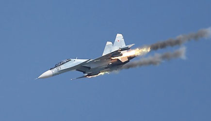 В Крыму неспокойно: Су-24М и Су-30СМ открыли огонь
