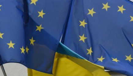 «Защитит» от России: ЕС разместит военных на Украине