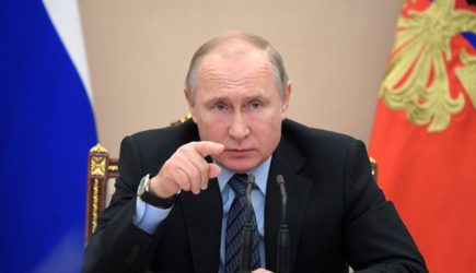 Путин: без политических потрясений в России могли бы жить 500 млн