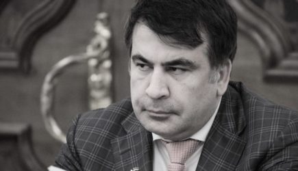 Саакашвили потерял сознание в тюремной больнице, он в реанимации