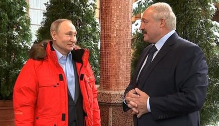 Лукашенко убедил Путина оставить его у власти до 2025 года &#8212; СМИ