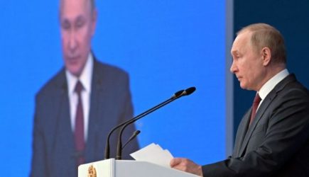 Песков оценил введение личных санкций против Путина