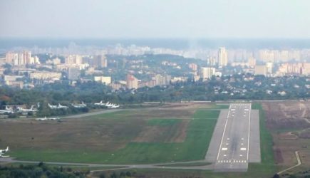 Сообщение о минировании поступило в аэропорт Киева перед прилетом Порошенко