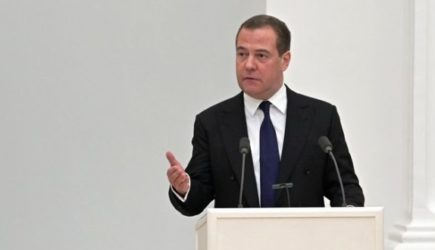 «Лакомый кусочек»: Медведев объяснил польский план по разделу Украины