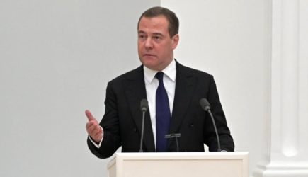 Медведев заявил о риске начала полноценной ядерной войны