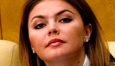 Великобритания ввела санкции против Алины Кабаевой