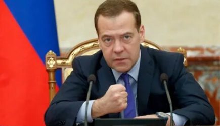 Медведев пригрозил Киеву ударом при использовании оружия США против России