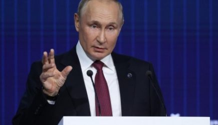 Путин: Россия с уважением относится к людям левых взглядов