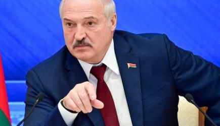 Лукашенко латышам: нас не разделят ни искусственный забор с колючкой, ни ваши временные правители