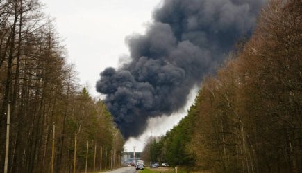 Названа причина пожара в резервуаре с нефтью в граничащем с Украиной регионе
