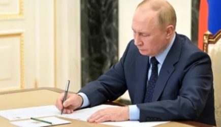 Путин подписал указ об ответных мерах на введение потолка цен на нефть