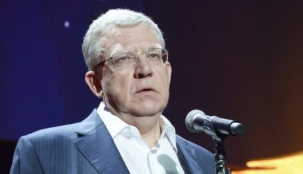Экономист Хазин пролил свет на внезапную отставку Кудрина с поста главы Счетной палаты