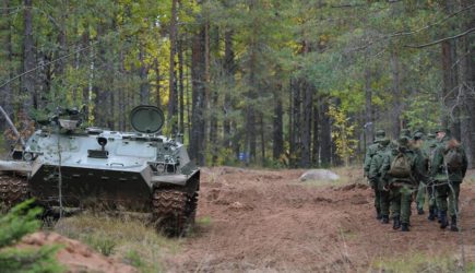 Опорный пункт ВСУ уничтожен с помощью БТР-камикадзе. Какие еще дроны используются в СВО?