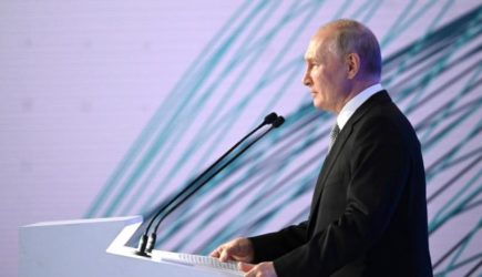 Ареста не боится: Путин готовится к отъезду из России