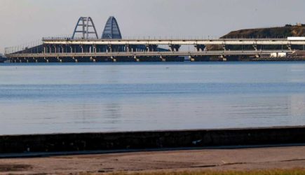 Железнодорожное движение по Крымскому мосту возобновлено