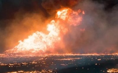 Видео плавающей в Чёрном море у самого берега морской мины