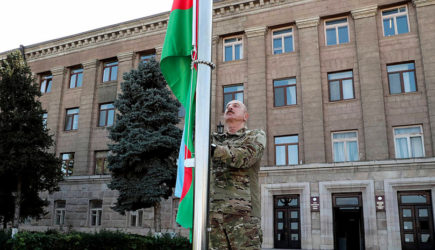 Алиев поднял государственный флаг Азербайджана в Ханкенди