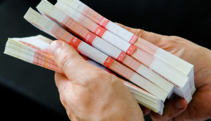 Жители Тюменской области отдали мошенникам более 30 миллионов рублей