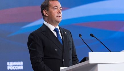 Медведев предложил «гуманную формулу» мира для Украины