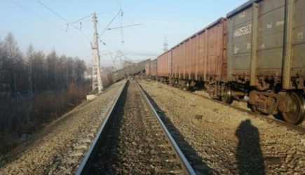 Жёсткая авария в Амурской области: Под откос пошли 20 вагонов грузового поезда