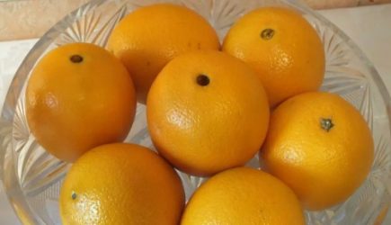 Быстро чистим апельсины при помощи микроволновки: хитрый трюк, который точно пригодится