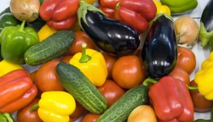 Что сделать, чтобы овощи и фрукты хранились в холодильнике свежими: лежат долго без гнили и плесени