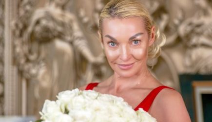 «За улыбку»: Волочкова рассказала о дорогом подарке женатого мужчины
