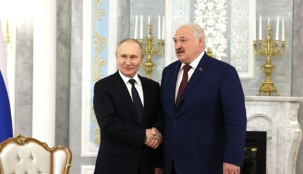 Путин заявил о неспособности Запада сдержать развитие России и Белоруссии
