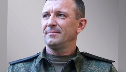 «Шоу, да? Очередное»: генерал Попов приветствовал журналистов перед заседанием суда