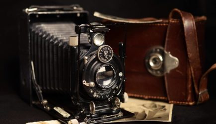 Женщина нашла таинственную пленку на старом фотоаппарате и проявила снимки