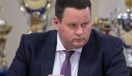 Минтруд напомнил о трех выходных перед новогодними праздниками