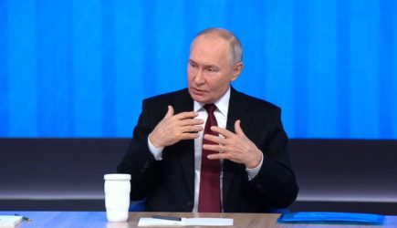 Американец устроил позорное шоу на пресс-конференции Путина – видео