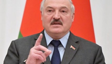 Лукашенко заявил, что мир находится накануне третьей мировой войны