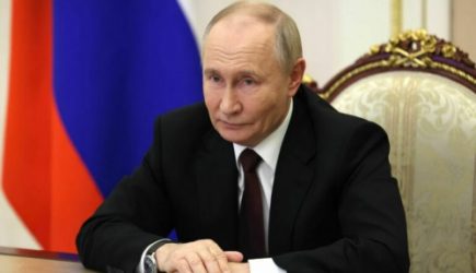 Путин поручил «задним числом» проиндексировать страховые и военные пенсии на 9,5%