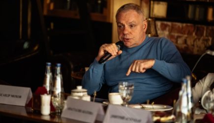 &#171;Я фактически стал бомжом&#187;: актер Александр Мохов в 50 лет остался без всего