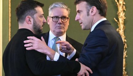 Месяц перемирия на Украине: Макрон и Стармер предложили странный мораторий