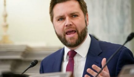 Больше верит Путину, чем Зеленскому: У Трампа невероятное чутьё на людей — Вэнс
