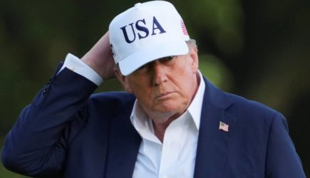 «Я разбомблю Москву к чертям». Трамп рассказал об угрозах Путину