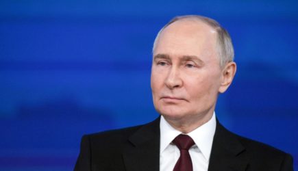 Путин: только с суверенной и защищающей своё будущее Россией будут считаться