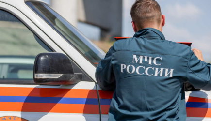 Машина с женщинами и ребенком упала в реку на Камчатке