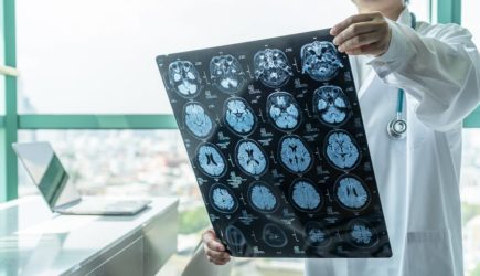 Врачи списали симптомы рака у 22-летней девушки на тепловой удар