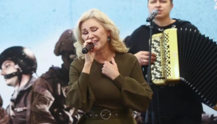 Российская певица заявила о планах уйти в монастырь