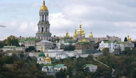 Зеленский уничтожает основу для примирения — депутат о вывозе мощей из Лавры
