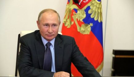 «С ума сойти»: Путина удивила профессия девушки, которая задала ему вопрос в Сарове