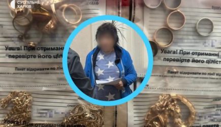 Срезала плоскогубцами: работница морга в Чугуеве обворовывала погибших боевиков ВСУ