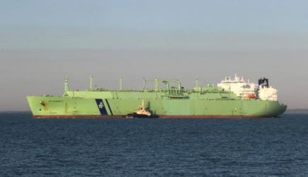 Газовоз с санкционным СПГ застрял на Северном морском пути