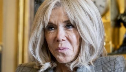 Жену Макрона Брижит записали на налоговом сайте Франции под мужским именем