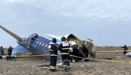 Путин раскрыл Алиеву подробности крушения самолета AZAL. Из-за чего произошла авиакатастрофа?